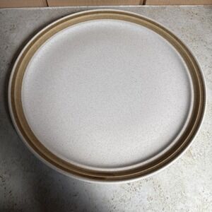 Country Manor Dinner Plate with Sandstone Rim Made In‎ Japan